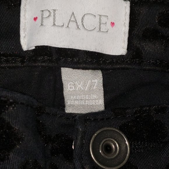 CHILDREN'S PLACE BLACK JEAN WITH BLACK VELVET ANIMAL PRINT SIZE 6X/7 - Picture 2 of 6